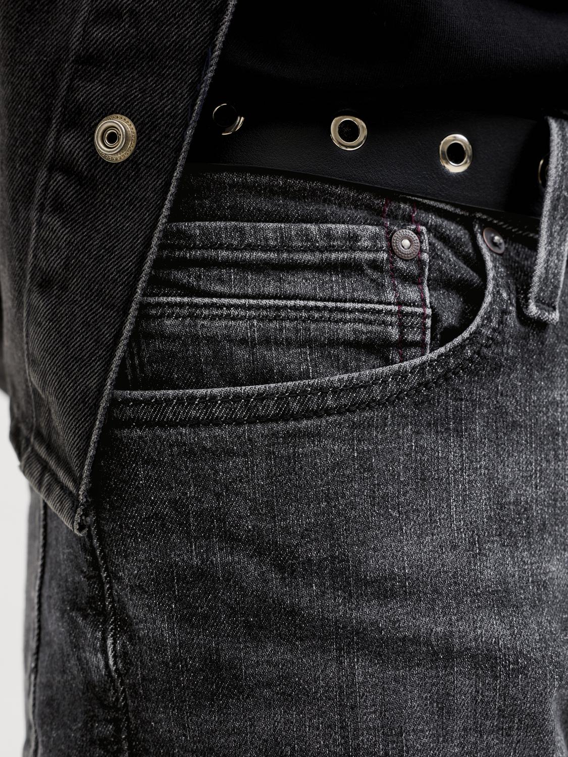 model_shot-detail